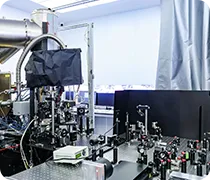 200 kV Photoemission Ultrafast Cryo-Transmission Electron Microscope